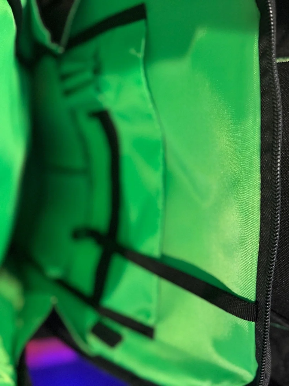 NWT 2026 Razer Rogue V4 16